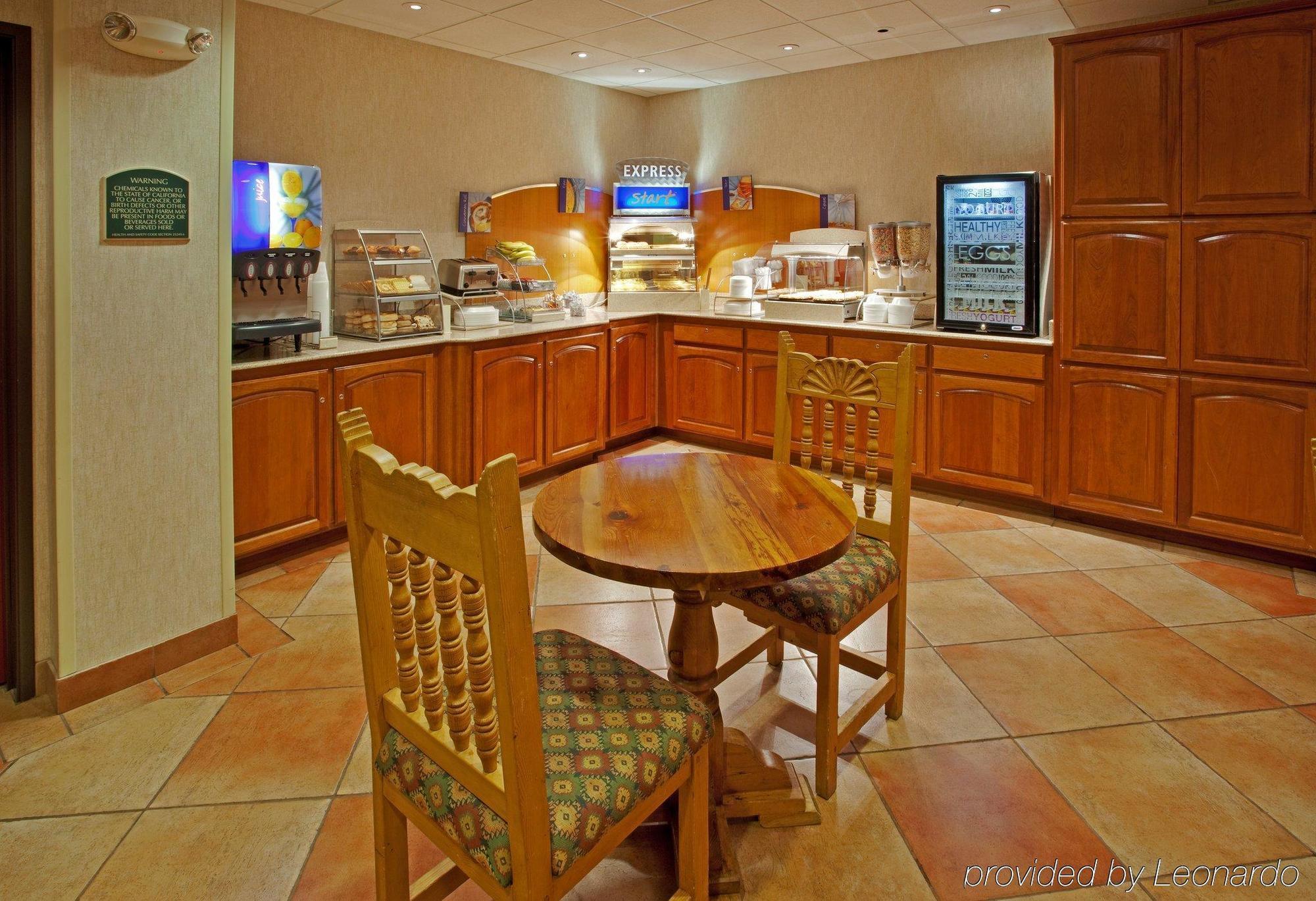 Holiday Inn Express Hotel & Suites Manteca By Ihg Zewnętrze zdjęcie