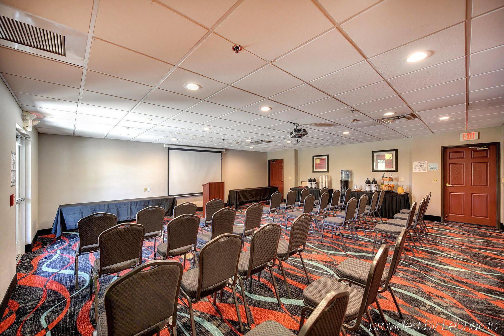 Holiday Inn Express Hotel & Suites Manteca By Ihg Zewnętrze zdjęcie