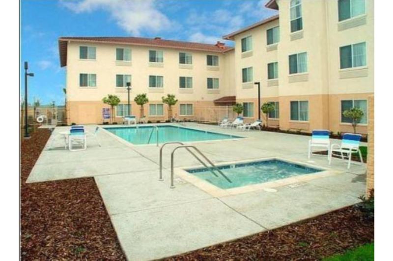 Holiday Inn Express Hotel & Suites Manteca By Ihg Zewnętrze zdjęcie