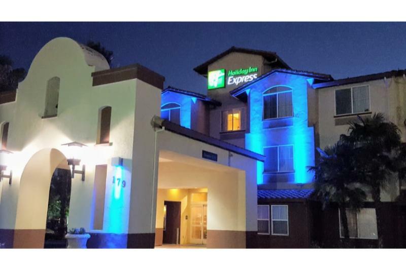 Holiday Inn Express Hotel & Suites Manteca By Ihg Zewnętrze zdjęcie