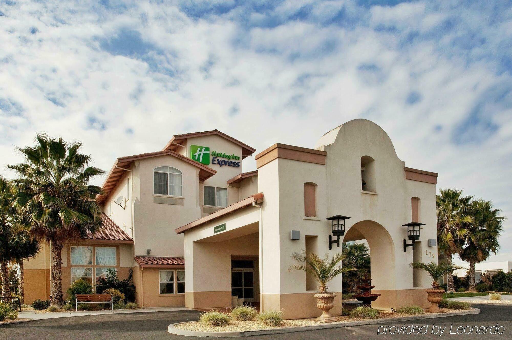 Holiday Inn Express Hotel & Suites Manteca By Ihg Zewnętrze zdjęcie