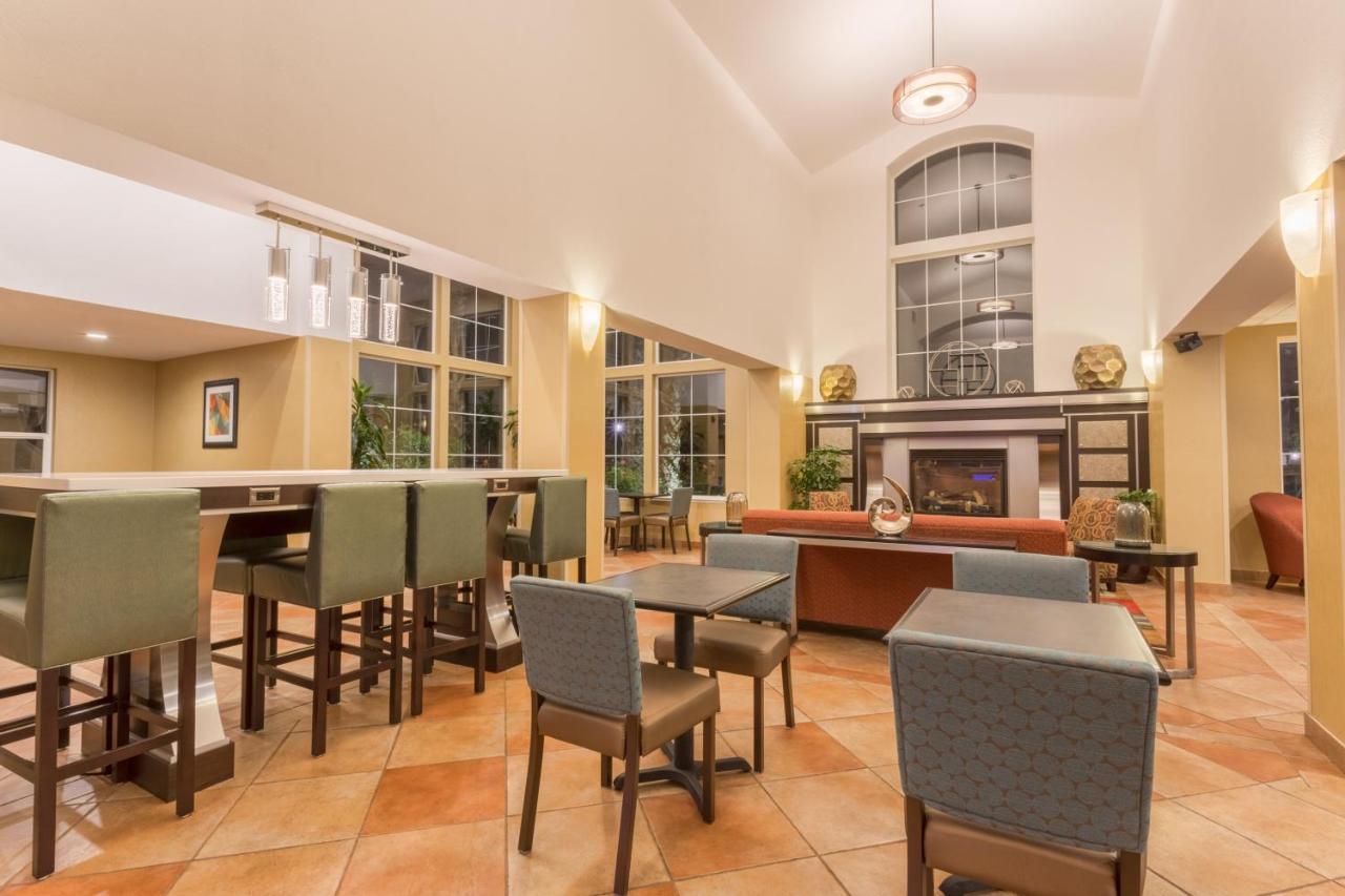 Holiday Inn Express Hotel & Suites Manteca By Ihg Zewnętrze zdjęcie