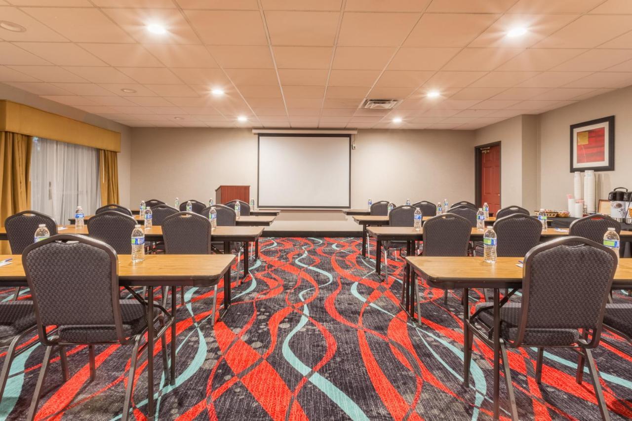 Holiday Inn Express Hotel & Suites Manteca By Ihg Zewnętrze zdjęcie