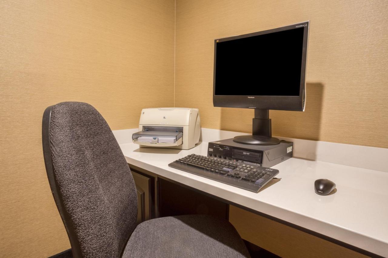 Holiday Inn Express Hotel & Suites Manteca By Ihg Zewnętrze zdjęcie
